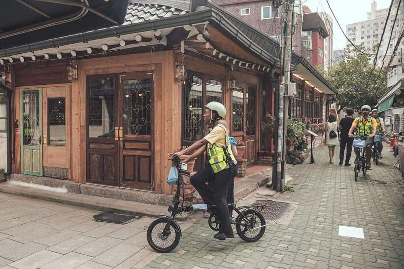 Seoul: Afternoon Ebike tour and "Happy Hour" food and drinks - What you eat and drink: chi-maek or jeon plus makgeolli