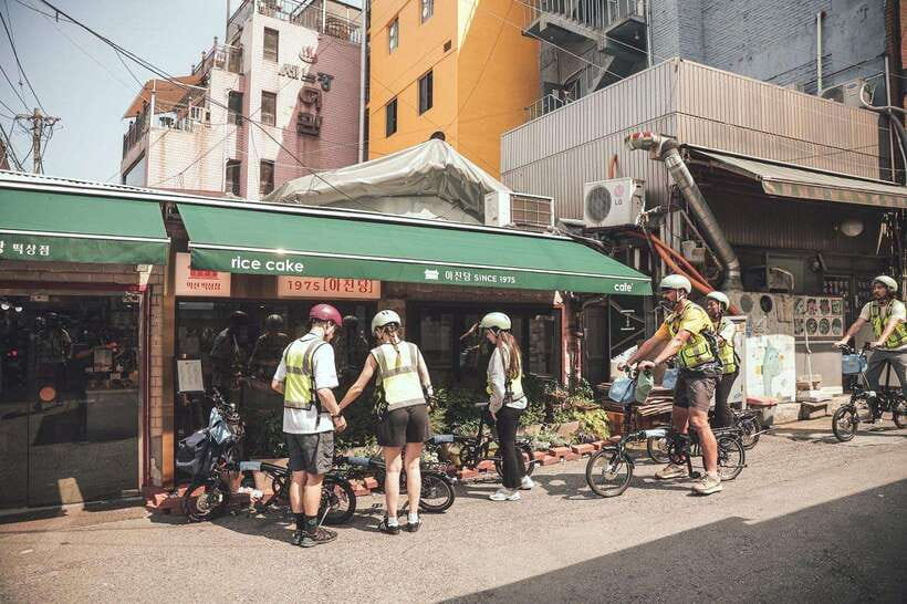 Seoul: Afternoon Ebike tour and "Happy Hour" food and drinks - Finding Le Meiller Jongno Town and getting your e-bike fast