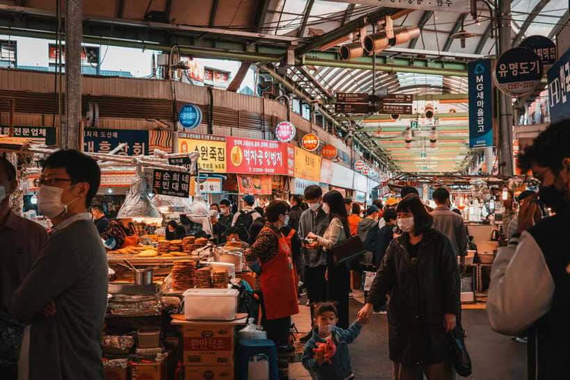 Seoul : Best of Seoul Private Walking Tour - Gwangjang Market: Browsing Stalls Like a Local