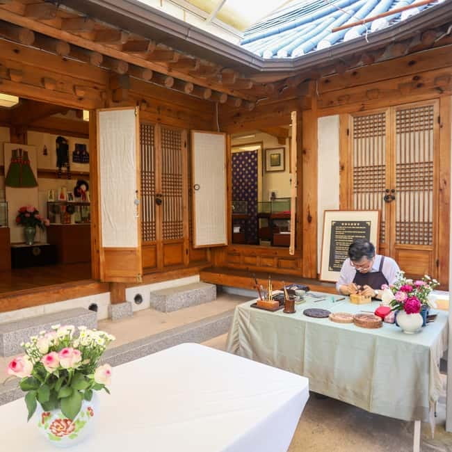 Seoul: Bukchon Hanok Village Walking Tour - Meeting at Anguk Station, Then Getting Oriented in Minutes