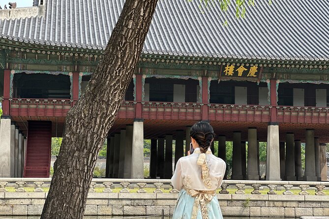 Seoul City Half Day Tour-Gyeongbok Palace Guard Changing Ceremony - Cheongwadae Sarangchae: presidents, traditions, and UNESCO context
