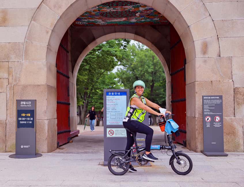 Seoul: City Highlights Morning eBike Tour - Insadong to Jogyesa Temple: Calm Faith in the Middle of the City