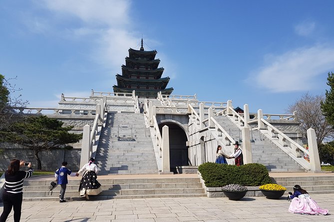 Seoul City Sightseeing Tour Including Gyeongbokgung Palace, N Seoul Tower, and Namsangol Hanok Village - N Seoul Tower on Mt Namsan: Panoramas, Plus What Costs Extra