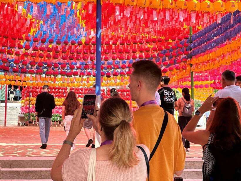 Seoul City Tour: Gyeongbok Palace, N Tower & Local Market - Insadong Arts Street: browsing, snacks, and buying with confidence