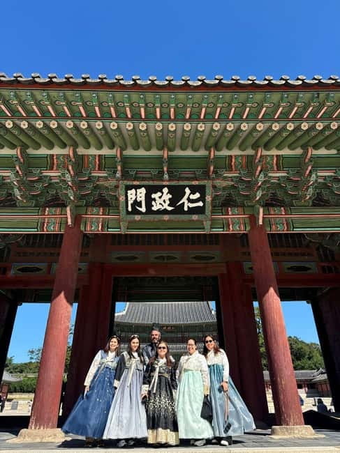 Seoul City Tour: Gyeongbok Palace, N Tower & Local Market - Namdaemun Market and your finish at Myeongdong or City Hall