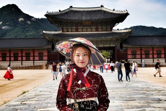 Seoul City Walking Private Tour (3hours) - Jogyesa Temple: a calm start that sets the tone