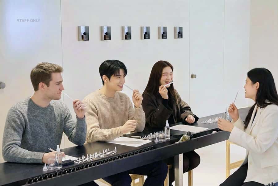 Seoul: Create Your Own Natural Perfume with a Perfumer - The smell library: 30 bases, and why that matters
