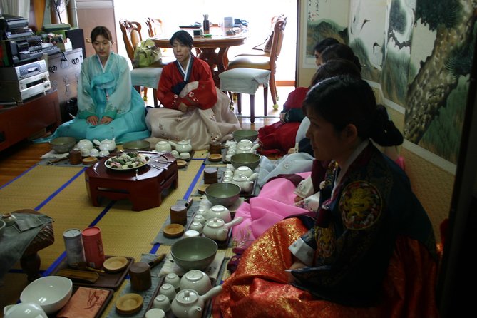 Seoul Cultural Tour - Kimchi Making, Gyeongbok palace with Hanbok - Who should book this tour, and who might want something else
