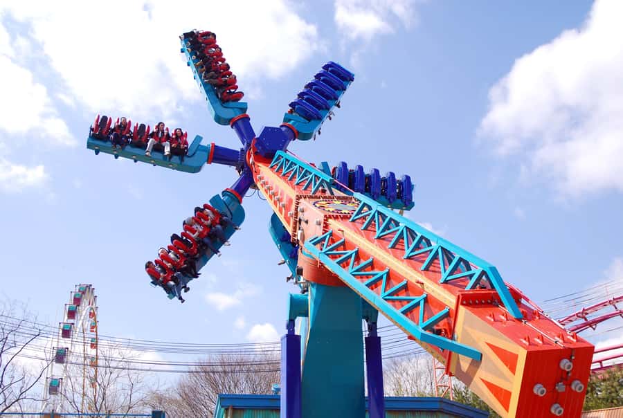Seoul: Everland Theme Park Admission Ticket with Transfer - Fireworks and parades, plus the weather you cannot negotiate