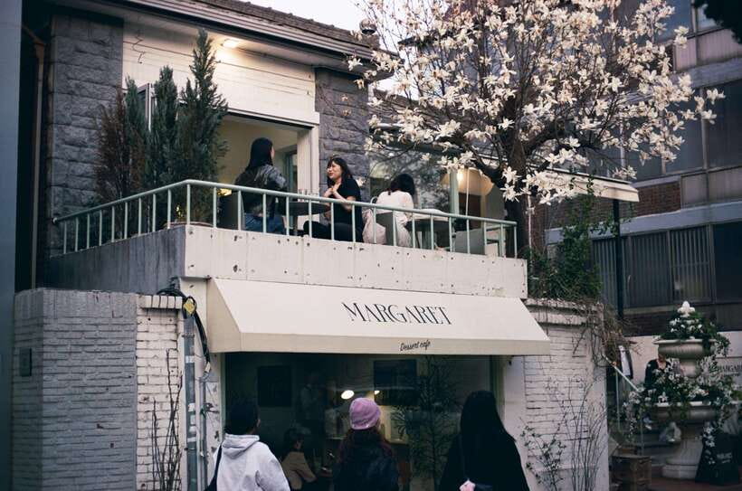 Seoul Film Camera Club - From shutter to download link: development and scanning, handled