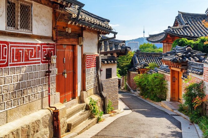 Seoul Fun Private Tour (customizable) - A 4-hour Seoul stroll that starts at Jonggak and ends near Anguk