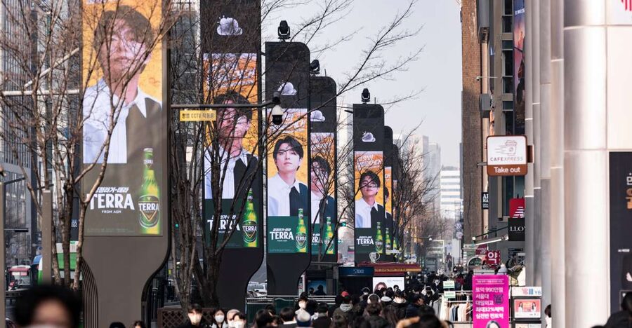 Seoul: Gangnam Tour on Youth and Society in South Korea - Why beauty and work culture intersect in daily life
