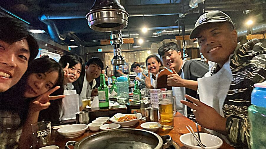 Seoul: Guided City Wall Sunset Hike with Korean Dinner - Meeting at Dongdaemun, then walking into a slower side of the city