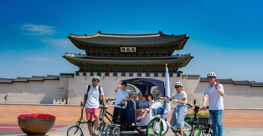 Seoul: Guided Small Group V.I.P Morning Pedicab Tour - Cheonggyecheon: a calm start that sets the tone