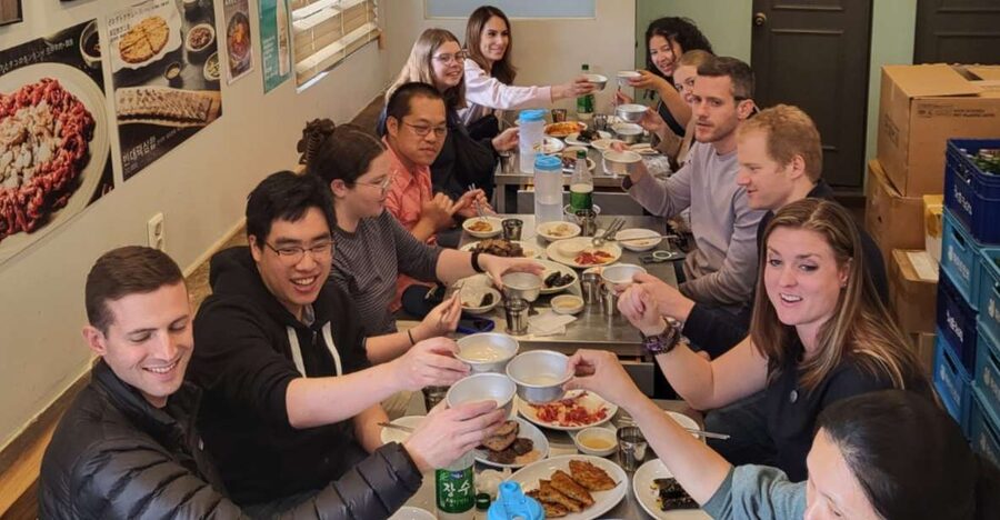 Seoul: Gwangjang Market Netflix Food Tour - Insadong Culture Avenue: art, antiques, and Korean “everyday history”