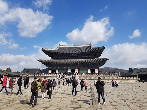 Seoul: Gyeongbok Palace, Bukchon Village, and Gwangjang Tour - Cheongha Korea Ginseng Museum, History Plus a Shop Stop