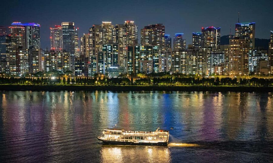 Seoul: Han River Guided Night Cruise and Hangang Park Picnic - Why This Night Out Works in Seoul