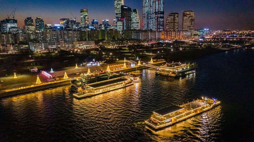 Seoul: Han River Guided Night Cruise and Hangang Park Picnic - Stop 1: Yeouido Hangang Park Picnic Party (What You Do First)