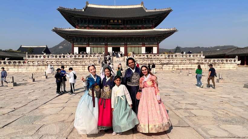 Seoul Highlights: Gyeongbok Palace, Insadong & N Seoul Tower - Gwangjang Market, snacks with a time limit that actually helps