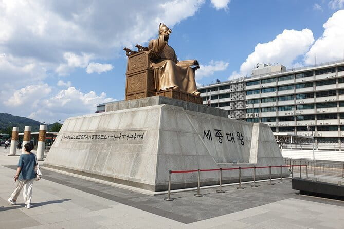 Seoul History Walking Tour - Seoul City Hall, Seoul Plaza, and Jeongdong Observatory viewpoints