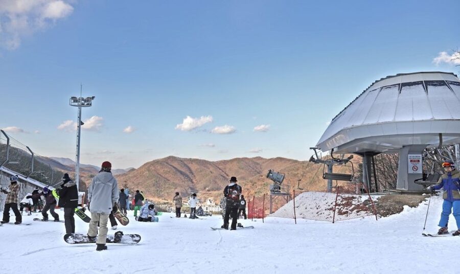 Seoul: Jisan Forest Winter Ski Day Tour with Basic Lesson - More than skiing: snow time, photos, and a relaxed pace