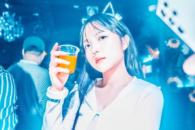 Seoul: LGBTQ+ Pub Crawl and Drag Show with Local Drag Queen - The Drag Show Moment: Why It’s the Real Point of the Night