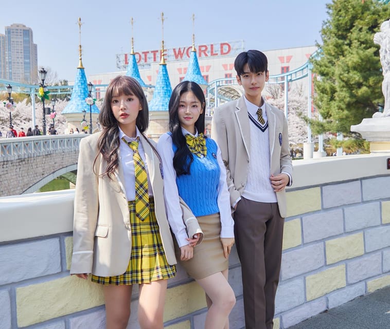 Seoul: Lotte World 1 Day Pass & Korean School Uniform Rental - Getting into Lotte World: QR code, no ticket exchange, go straight in