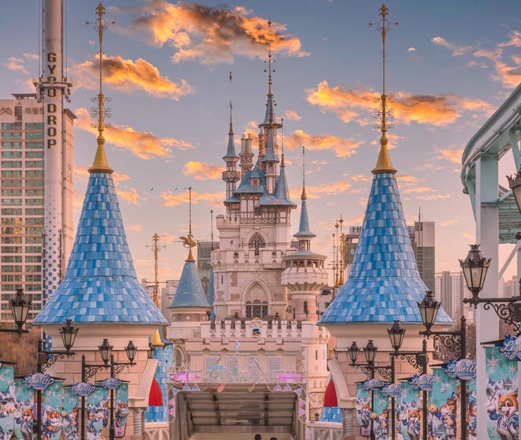 Seoul: Lotte World 1 Day Pass & Korean School Uniform Rental - 4D rides and the thrill hits