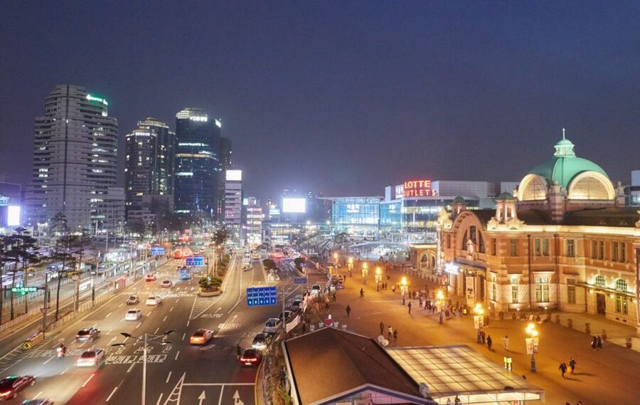 Seoul: Moonlight Rainbow Fountain Show Night Tour - The night city wall segment built for N Seoul Tower views