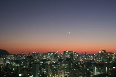 Seoul moonlight walking tour with local historian
