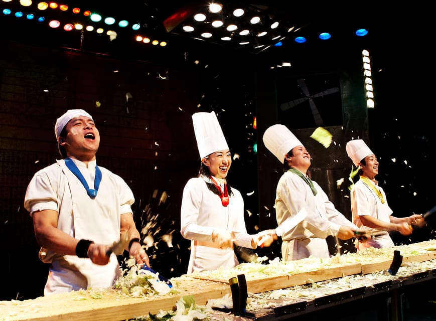 Seoul: Myeongdong Nanta Theater Show Ticket - The storyline: ten wedding menus and one chaotic hour