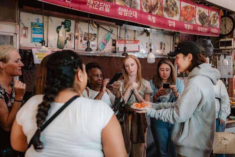 Seoul: Night Market Food Tour with Local Guide - The food plan: up to 10 tastings you can actually finish