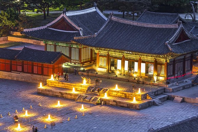 Seoul Night Tour (Gwangjang Market, Royal Palace and Naksan Park) - Changgyeonggung Palace at night: where the lights do the talking