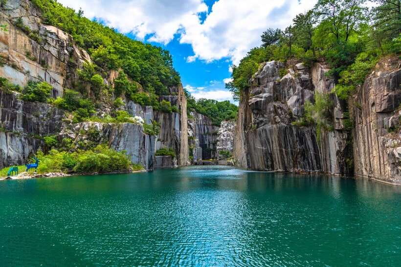 Seoul: Pocheon Art Valley, Garden and Fruit Picking Day Tour - Fruit picking and apple farm time: strawberries or apples, depending on your dates