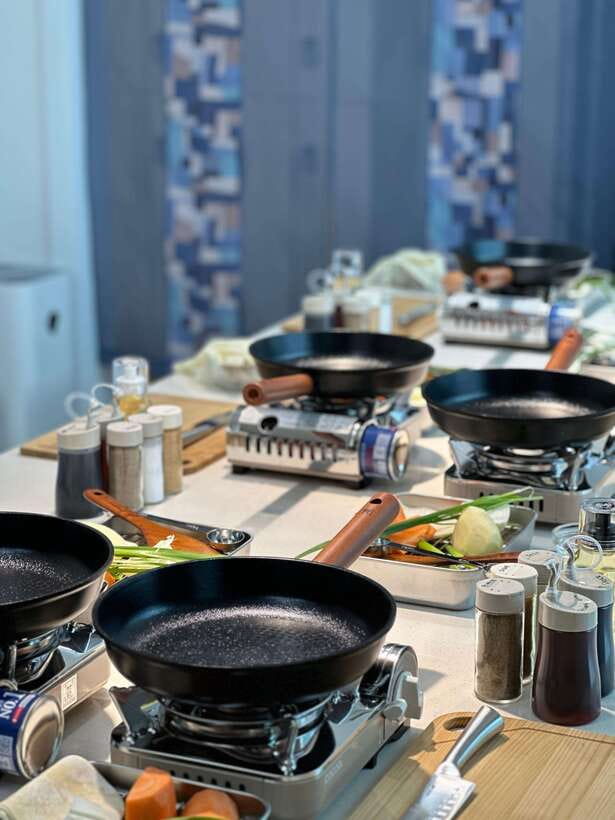 Seoul: Premium Korean Feast Cooking Class - Photo and video service plus a take-home recipe book