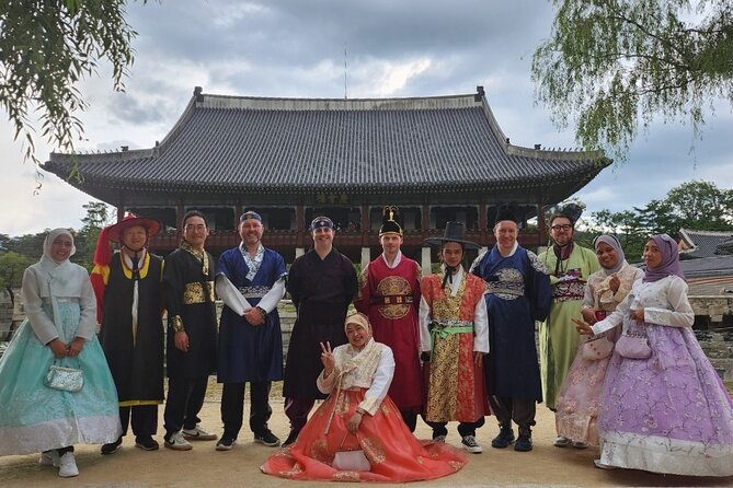 Seoul Private 4 Hour Tour with A Korean Buddy - Getting Around Seoul Without Losing Your Day