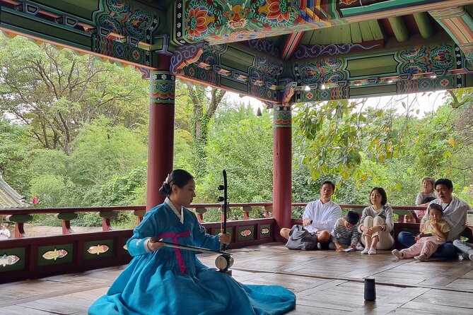 Seoul Private RV tour, explore real Korea from Past to Future - The guide factor: information plus comfort, not just a checklist