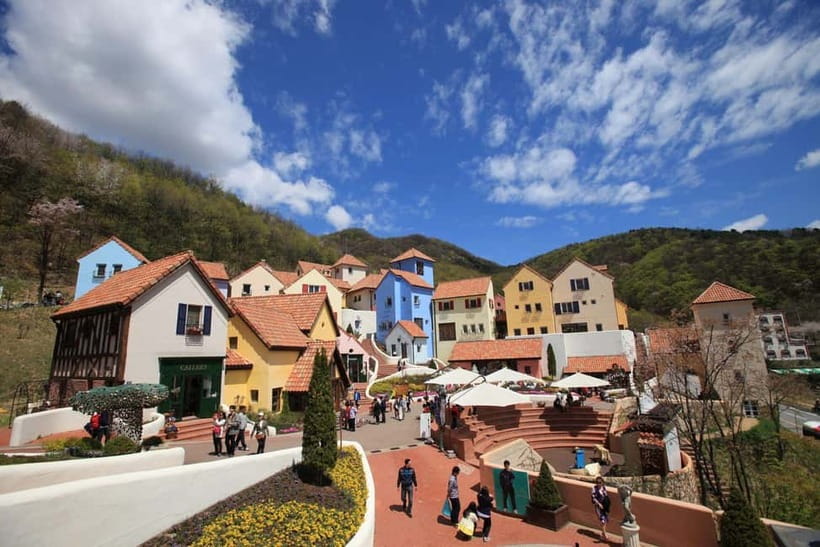 Seoul: Private Tour to Nami Island, Garden, Petite France - Nami Island (Namiseom): ferry views and a walk that actually works