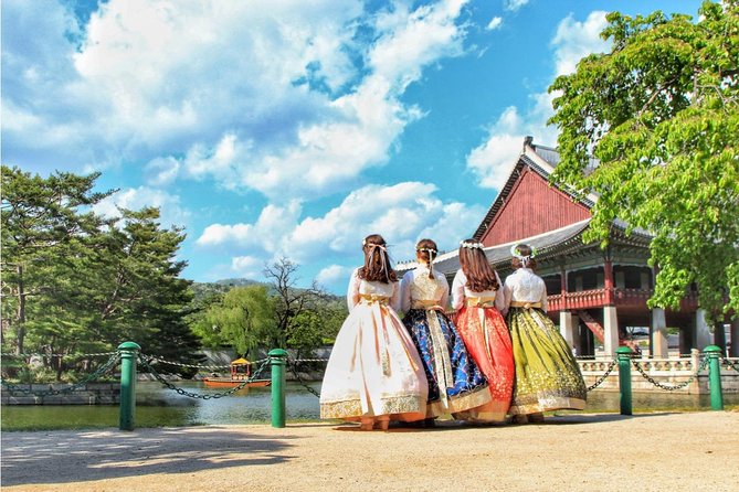 Seoul Private Tour with hidden gem of Seoul - Bukchon Hanok Village: a short visit that still tells the story