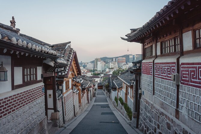Seoul Private Walking Tour with a Local - Price and value: what $55 buys you in Seoul