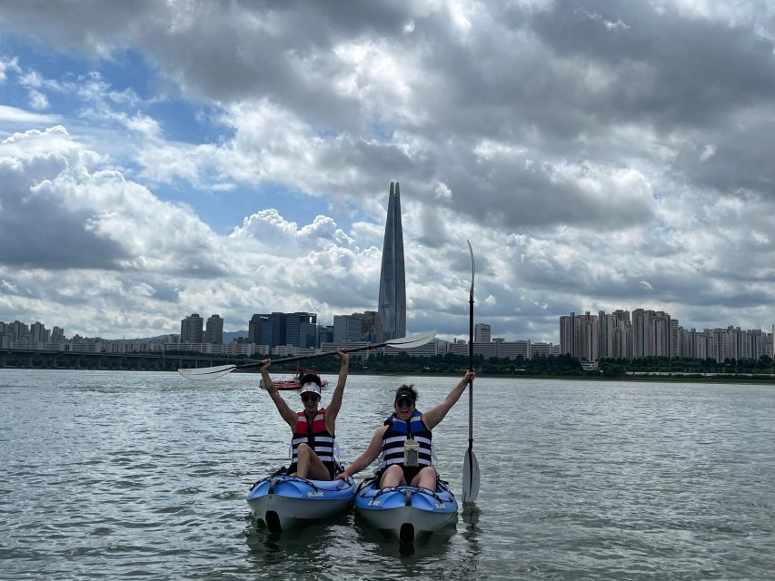 Seoul: Stand Up Paddle Board (SUP) & Kayak in Han River - The lounge, showers, and lockers: the underrated part of paddleboarding in Seoul