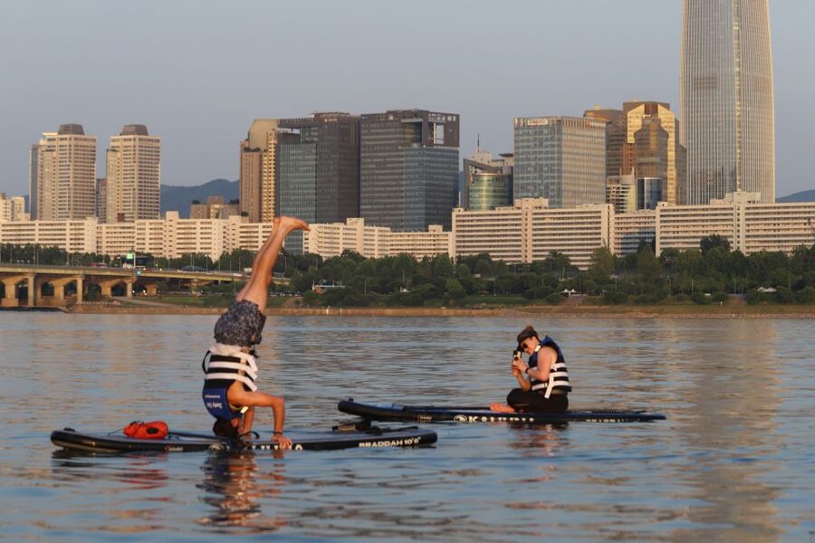Seoul: Stand Up Paddle Board (SUP) & Kayak in Han River - Price and value: $31 for a top-to-bottom Seoul experience