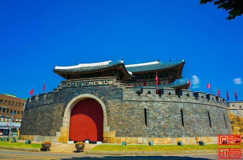 Seoul: Suwon Hwaseong, Folk Village, & Starfield Library - Hwaseong Haenggung Palace: Joseon-Era Royal Shows With Structure