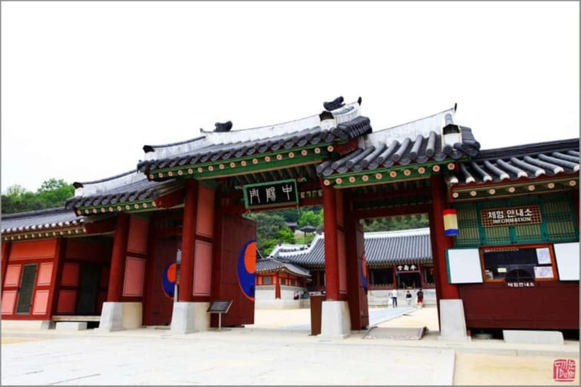 Seoul: Suwon Hwaseong & Waujeongsa & Starfield Heritage Tour - Guides in English and the Small Help That Upgrades the Day