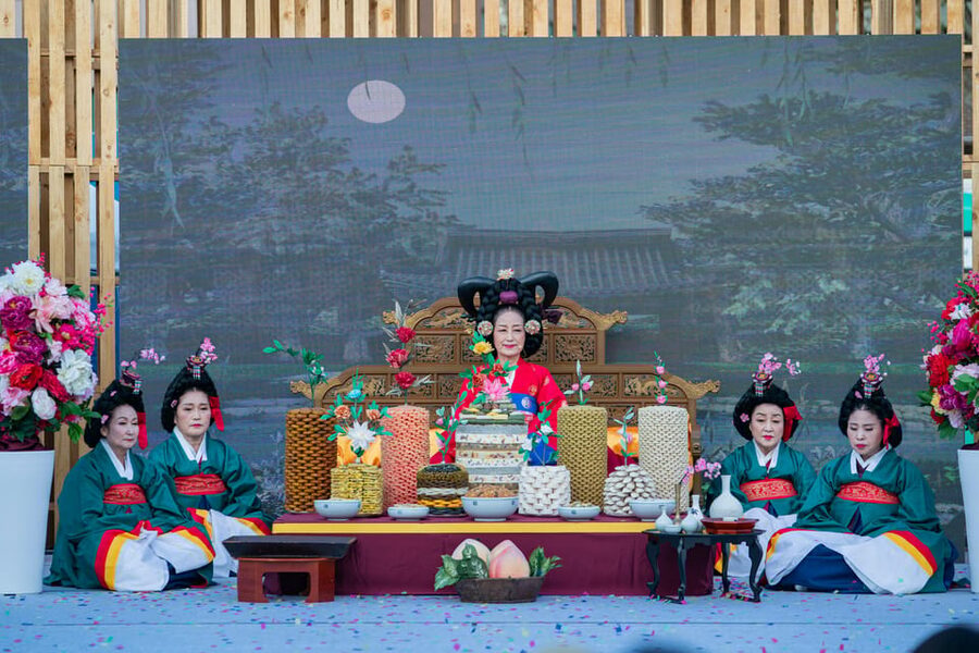 Seoul: The 62nd Suwon Hwaseong Cultural Festival Day Tour - The Schedule Makes Time for Walking, Free Time, and Real Food