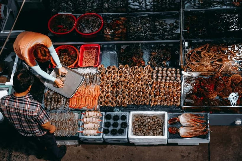 Seoul: The Biggest Sea-food Noryangjin Market Food Tour - How you learn seafood, from fish types to Korean eating style
