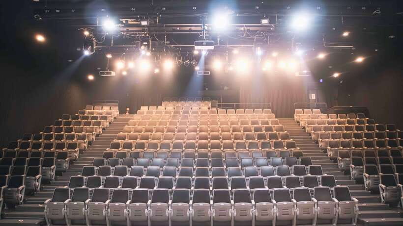 Seoul: The Painters Live Art K-pop Dance Show Ticket - From classic masterpieces to live drawing magic