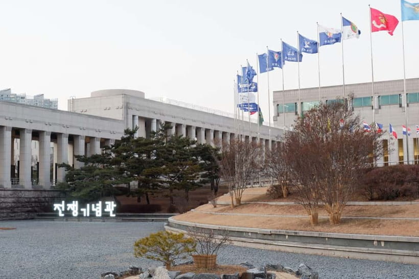 Seoul: The War Museum, Jogyesa, and Tapgol Park Tour - The War Memorial of Korea and the UN Memorial Cemetery on the 3rd floor