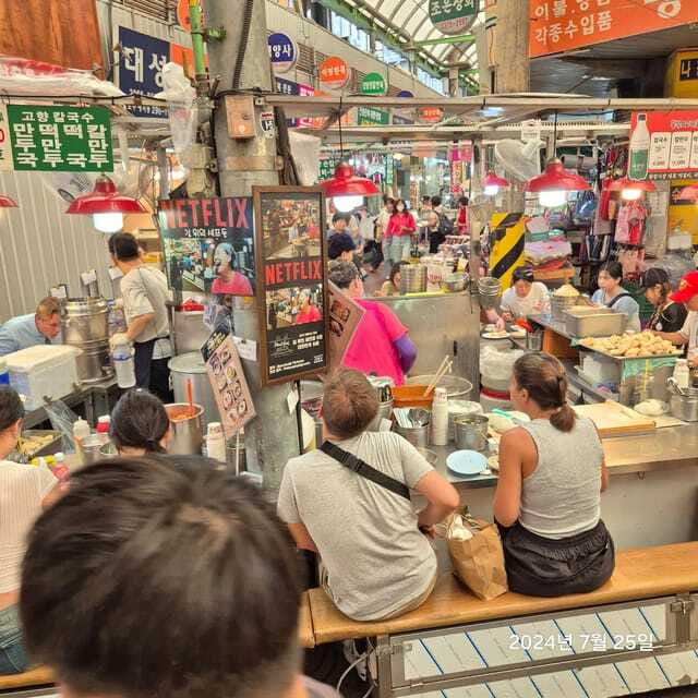 Seoul: UNESCO Palace and Street Foods Guided Tour - Price and Value: Is $60 Worth It?