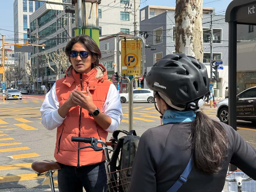 Seoul: Urban Nature Bike Tour along Han River - The bike setup and pace: comfortable enough for a mixed group
